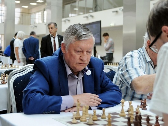 Гроссмейстеры Карякин и Инаркиев отметили день шахмат